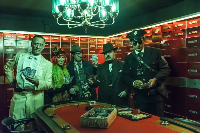Howden · Gang of Banks