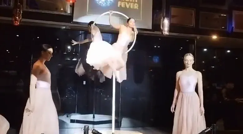 Dúo de Aro Aéreo y Danza — imagen 1