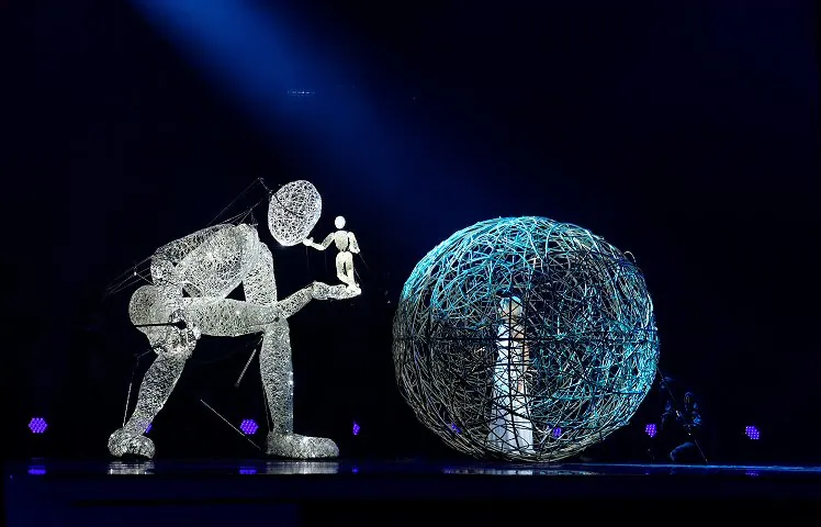 Gigante luminoso — show para eventos